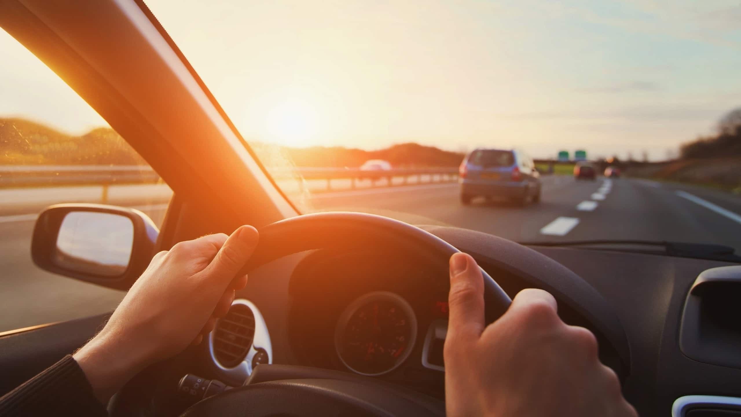 Salarié au volant d'un véhicule professionnel — illustration de l'étude Ifop/MMA sur le risque routier
